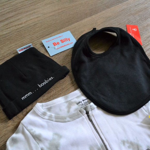 NWT Baby Zip-up Pajamas Beanie Hat and Bib Bundle - Picture 2 of 4